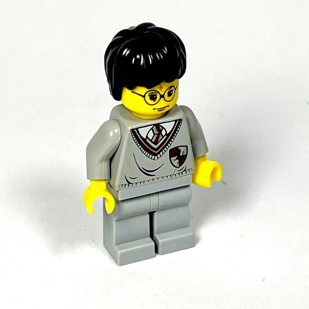 LEGO Harry Potter Minifigure hp005 Yellow Head Light Gray Gryffindor Sweater